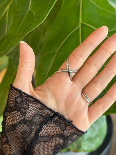 Immagine di ANELLO FILO ONDA