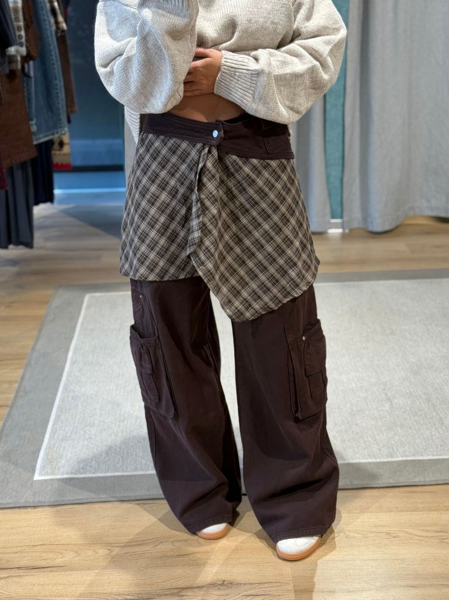 Immagine di JEANS CARGO CON ACCESSORIO CHECK