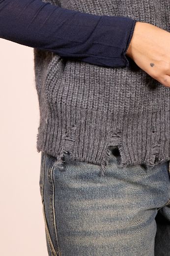 Immagine di GILET IN MAGLIA CON ROTTURE