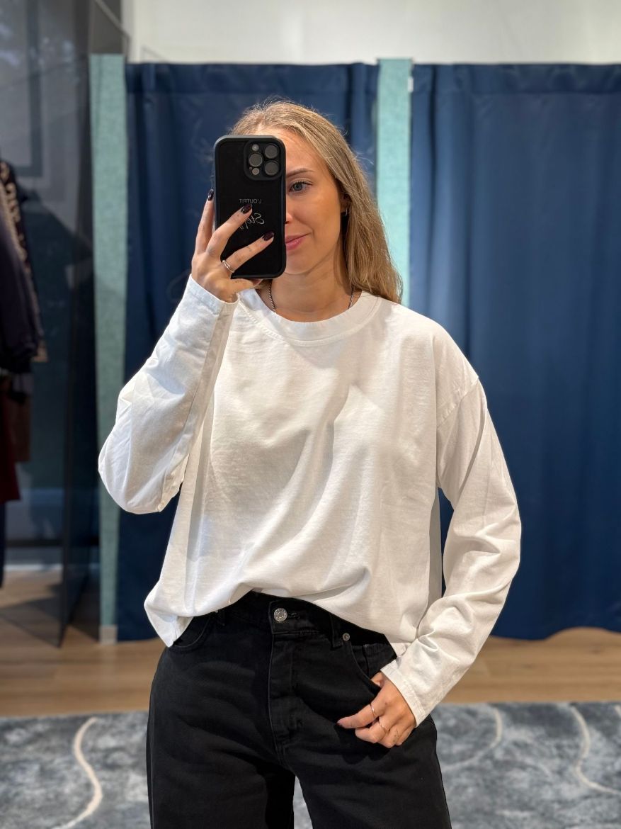 Immagine di MAGLIA SCATOLA MANICA LUNGA - Disponibile in NERO, MARRONE, BIANCO