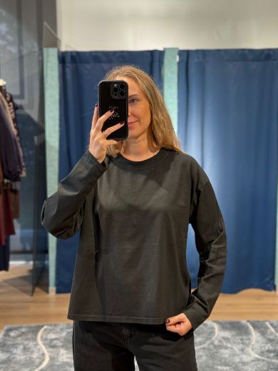 Immagine di MAGLIA SCATOLA MANICA LUNGA - Disponibile in NERO, MARRONE, BIANCO