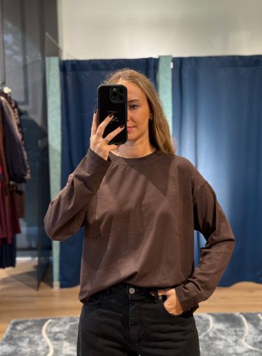 Immagine di MAGLIA SCATOLA MANICA LUNGA - Disponibile in NERO, MARRONE, BIANCO