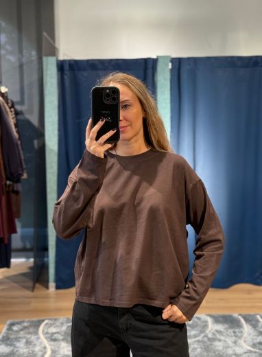 Immagine di MAGLIA SCATOLA MANICA LUNGA - Disponibile in NERO, MARRONE, BIANCO