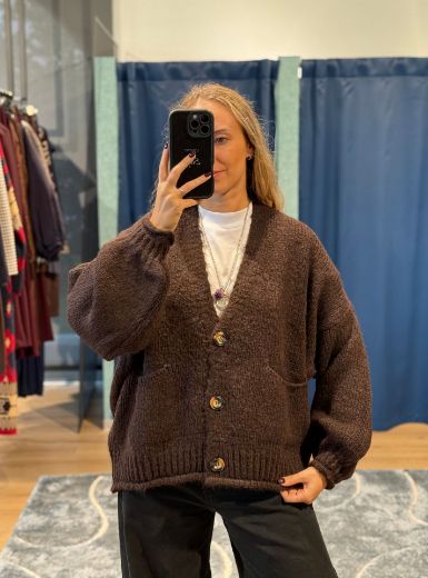Immagine di CARDIGAN 3 BOTTONI - Disponibile in PANNA, MARRONE, BORDEAUX, NERO, GRIGIO, VERDE MILITARE, OLIO, FANGO, ANTRACITE