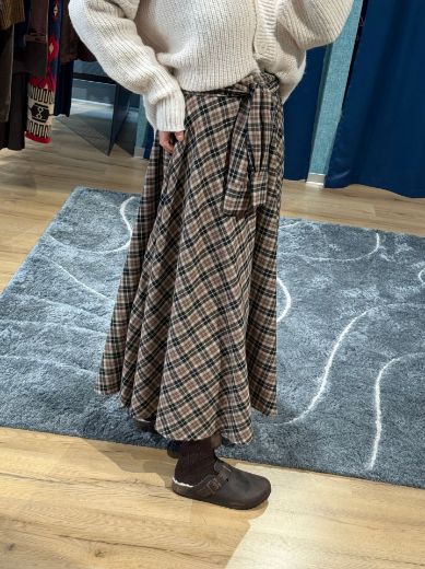 Immagine di GONNA TARTAN NODO