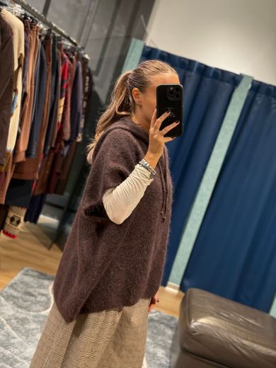 Immagine di GILET MOHAIR CON CAPPUCCIO - Disponibile in MARRONE, BEIGE