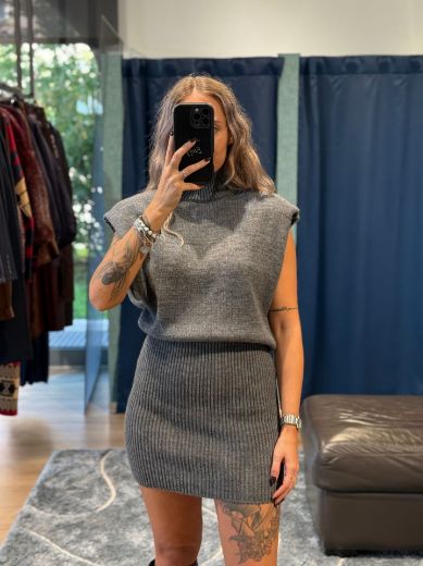 Immagine di ABITO IN MAGLIA ESTER - Disponibile in NERO, MARRONE, GRIGIO