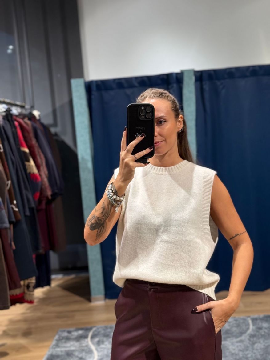 Immagine di GILET 100% LANA - Disponibile in PANNA, MARRONE, GRIGIO, BEIGE