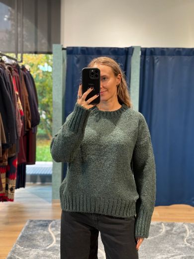 Immagine di MAGLIONE COMFY - Disponibile in VIOLA, VERDE BOTTIGLIA, SENAPE, MARRONE, GRIGIO ANTRACITE, ARANCIONE