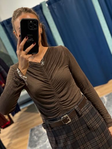 Immagine di MAGLIA MISTO CASHMERE ARRICCIATA - Disponibile in PANNA, NERO, MARRONE