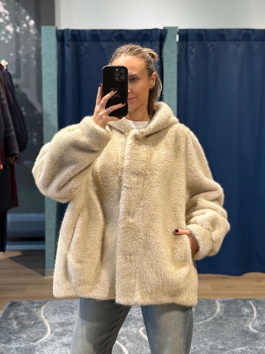 Immagine di ECOPELLICCIA CAPPUCCIO BOMBER