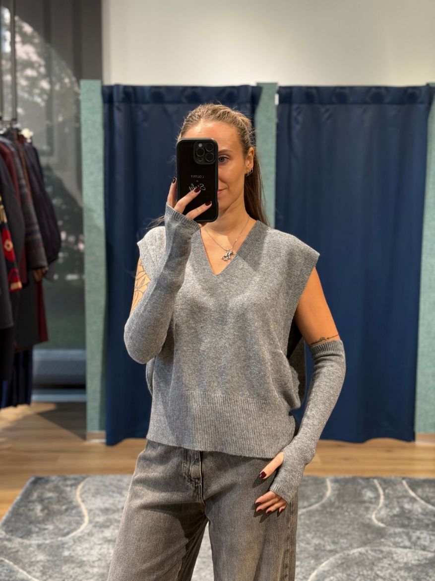 Immagine di GILET CON MANICOTTI - Disponibile in GRIGIO, NERO, MARRONE