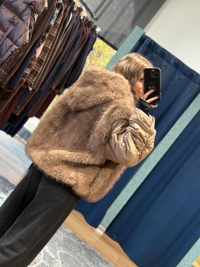 Immagine di BOMBER PELLICCIA - Disponibile in TAUPE, BEIGE