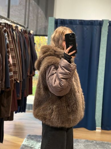 Immagine di BOMBER PELLICCIA - Disponibile in TAUPE, BEIGE