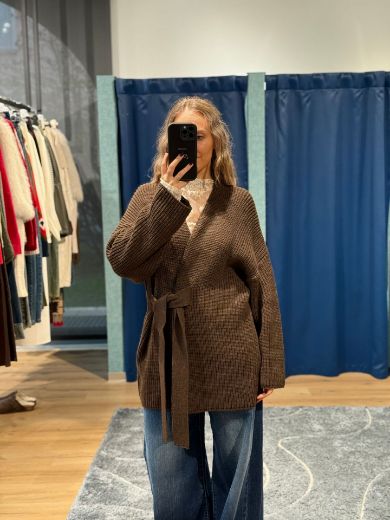 Immagine di CARDIGAN LUNGO LACCIO - Disponibile in PANNA, MARRONE