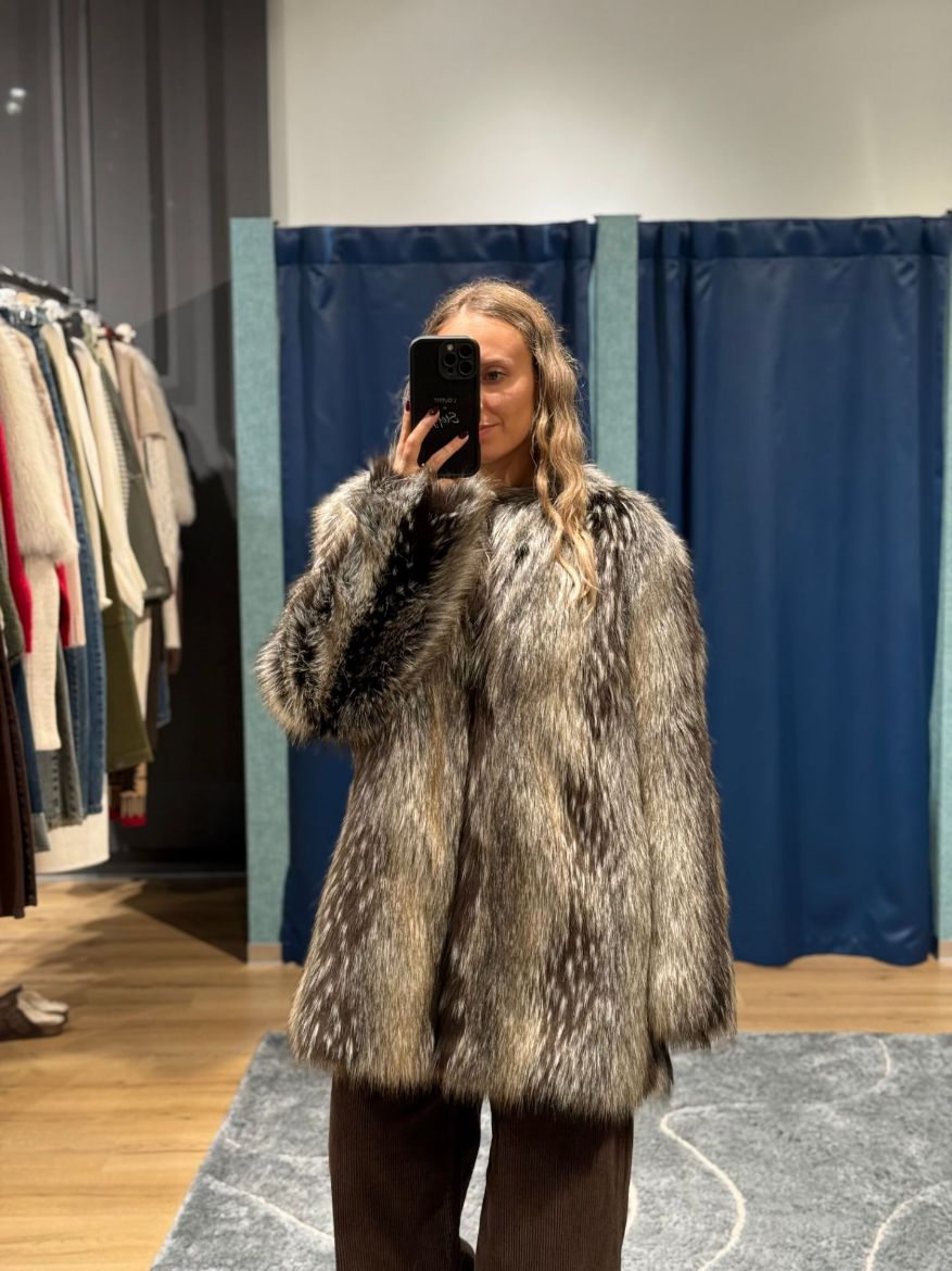 Immagine di PELLICCIA LUNGA