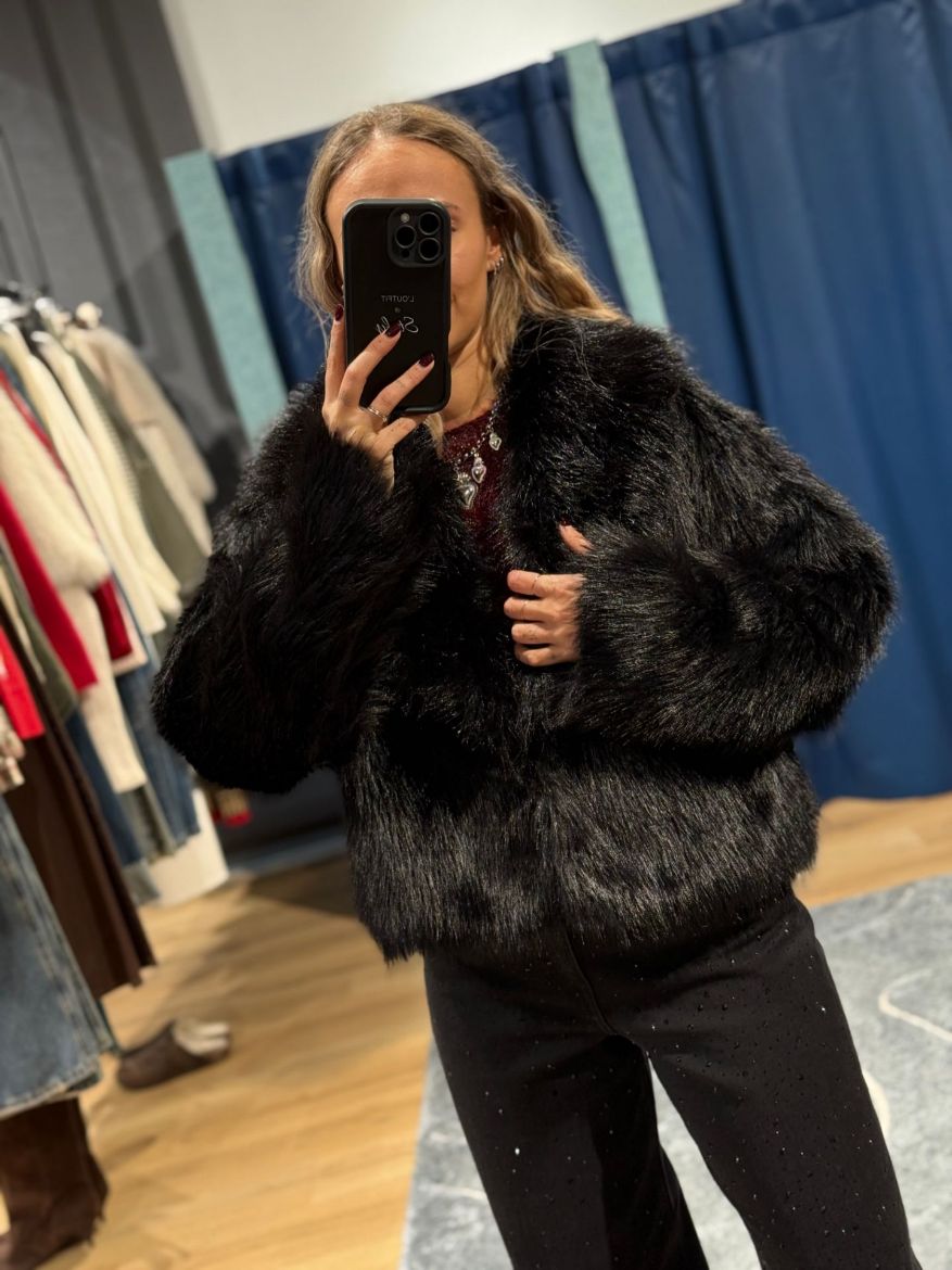 Immagine di PELLICCIA CORTA