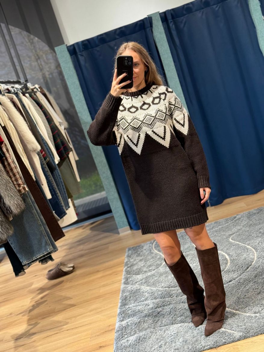 Immagine di ABITO IN MAGLIA OSLO - Disponibile in MARRONE, BURRO