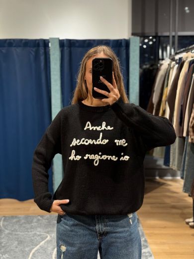 Immagine di MAGLIONE HO RAGIONE IO - Disponibile in BEIGE CHIARO, NERO, MARRONE, BLU, BIANCO, BEIGE SCURO