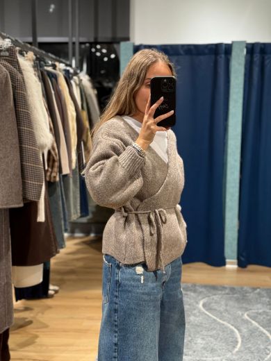 Immagine di CARDIGAN INCROCIATO - Disponibile in GRIGIO, BIANCO, BEIGE, TAUPE, MARRONE