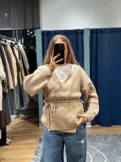 Immagine di CARDIGAN INCROCIATO - Disponibile in GRIGIO, BIANCO, BEIGE, TAUPE, MARRONE