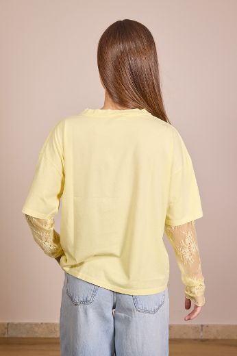 Immagine di T-SHIRT MANICA PIZZO - Disponibile in ROSA, NERO, GIALLO, BIANCO, VERDE SALVIA, MORO