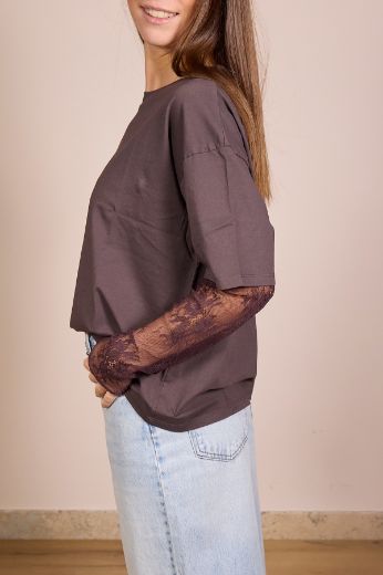 Immagine di T-SHIRT MANICA PIZZO - Disponibile in ROSA, NERO, GIALLO, BIANCO, VERDE SALVIA, MORO