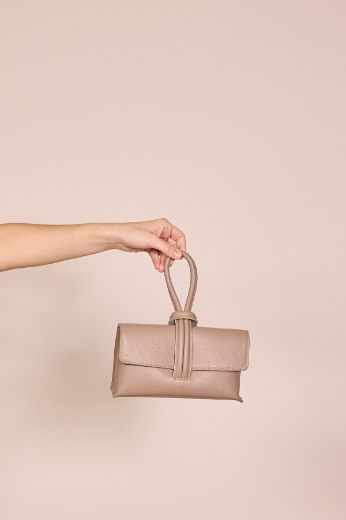 Immagine di BORSA NODO IN PELLE - Disponibile in ROSA, NOCCIOLA, GIALLO, AZZURRO