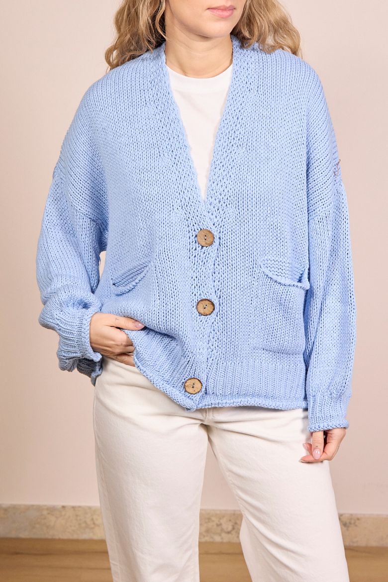 Immagine di CARDIGAN BOTTONI LEGNO - Disponibile in KAKI, PHARD, PANNA, AZZURRO